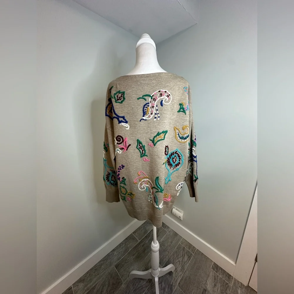 Anthropologie Embroidered Sweater  in Beige Size Large - Picture 8 of 17